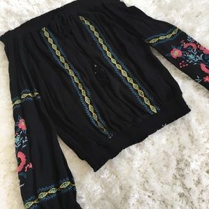 Off the shoulder long sleeve boho top